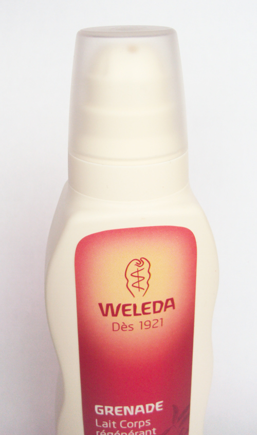 Le flacon est doté d'un embout protecteur